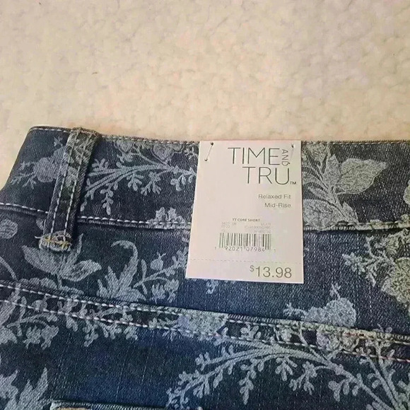 Time And Tru Shorts Womens 12 Denim Floral New Stretch 4" Inseam Mid Rise - Picture 8 of 13